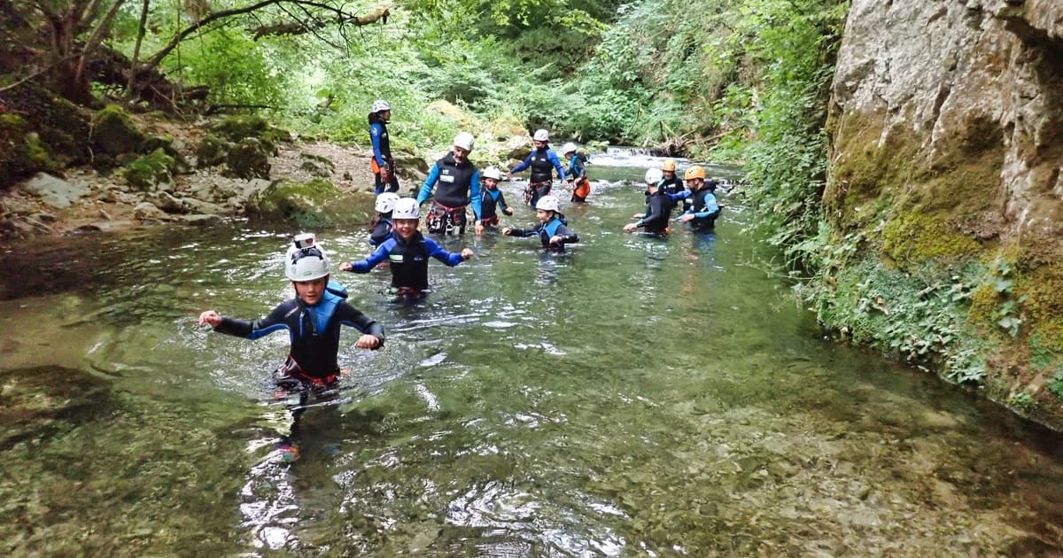 canyoning roma aniene laghetto san benedetto subiaco recovery energy Torrentismo in Umbria con Recovery Energy Torrentismo Forra del Casco Valnerina Spoleto Come vestirsi per fare torrentismo?